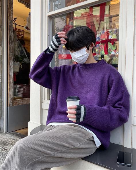 𝚂𝚊𝚟𝚎 : 𝙵𝚘𝚕𝚕𝚘𝚠 𝚖𝚎 ♡ | Sweater outfits men, Purple sweater outfit, Men ...
