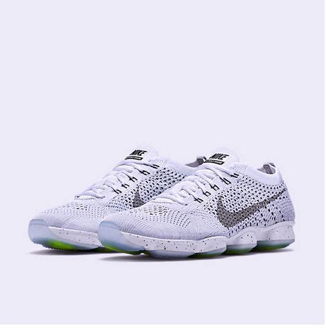 Stylishly Lightweight Trainers : Flyknit Zoom Agility