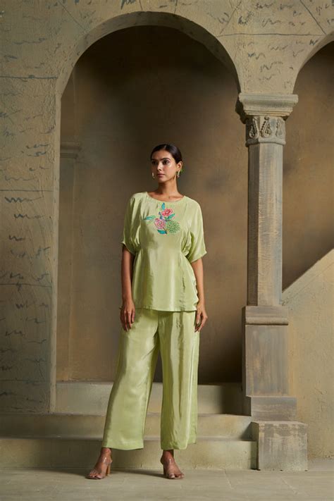 Sukruti Design : Ethnic Wear - By Online Indian Ethnic Wear