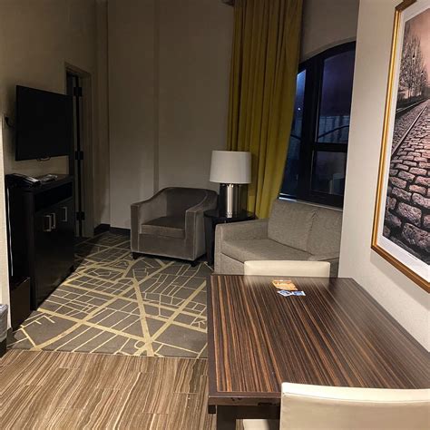 HOMEWOOD SUITES BY HILTON SAVANNAH HISTORIC DISTRICT/RIVERFRONT - Hotel ...