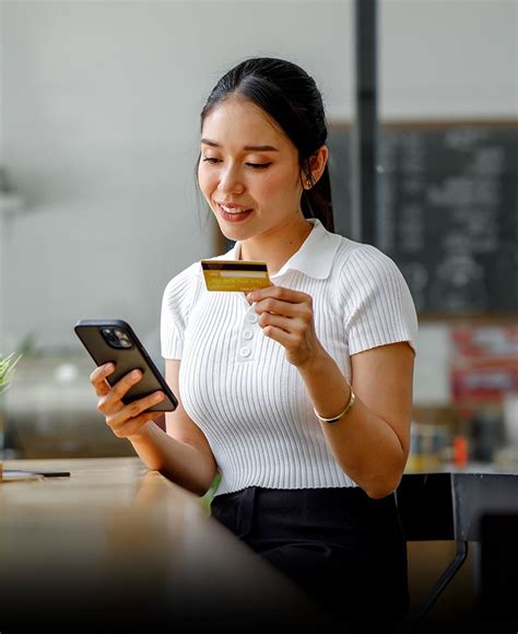 Top 5 Benefits of an International Debit Card | Kotak811