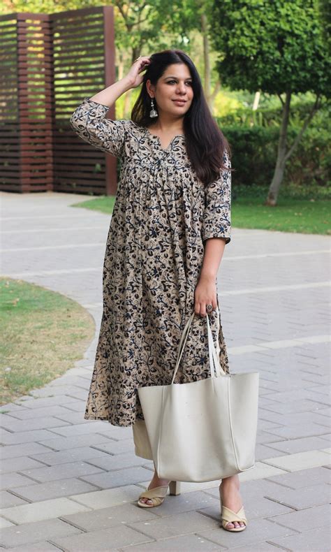 Cotton Handblock Kalamkari Beige & Blue Pleated Kurta – Baareeki