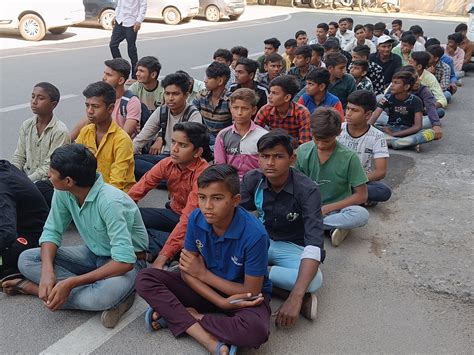 Students presented on issues including bad food in Government Kumar ...