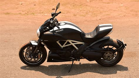 Ducati Diavel 2015 Carbon Bike Photos - Overdrive