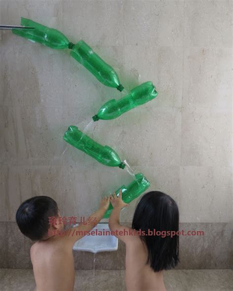 瑜玲育儿经 (Elaine Teh): 废物利用~玩水~水瓶做成的瀑布