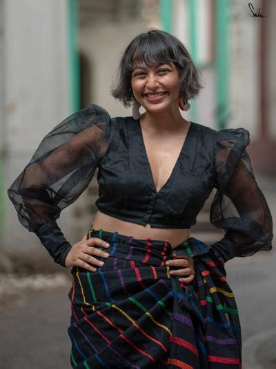 Cotton V Neck Puff Sleeve Blouse In Black|Ghana Saaya|Suta