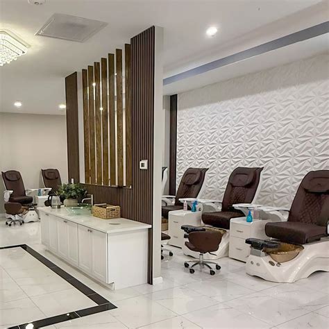 Royal Nail Lounge | Premier Nail Salon in Sevierville, TN – Manicures ...