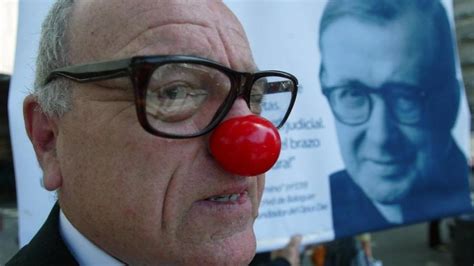 El cómico Leo Bassi, imputado por un delito contra la religión
