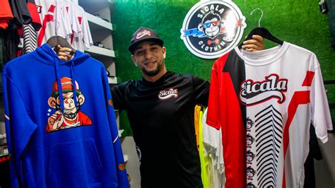 Un empresario de Fajardo bien acicalao - Videos - Primera Hora