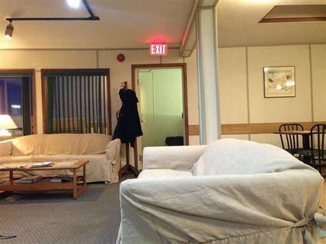 AUYUITTUG LODGE (Pangnirtung, Nunavut) - Lodge Reviews & Photos ...