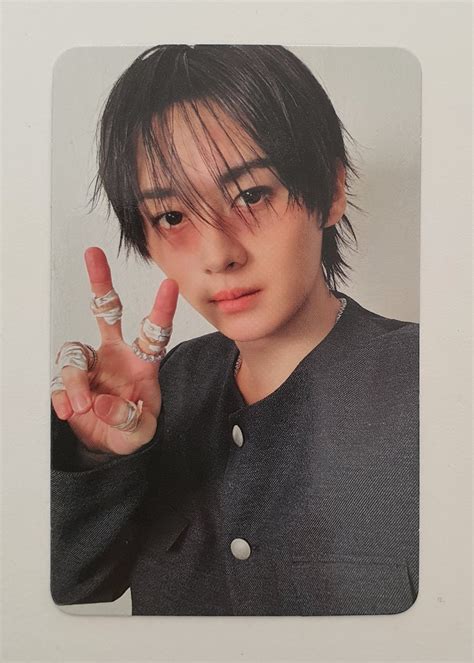 STRAY KIDS - KARMA Official Photocard ACCORDION VER. (LEE KNOW) – KYYO