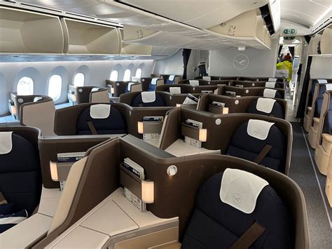 Lufthansa Airlines Business Class 的图像结果