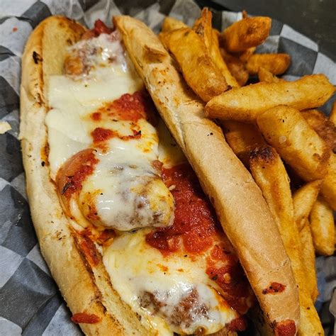 The New World Tavern (@thenewworldtavern) • Instagram photos and videos