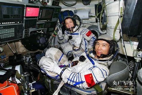 空间站任务实施前，看看中国载人航天事业的发展历程_飞船