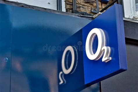 Blue O2 Sign 的图像结果