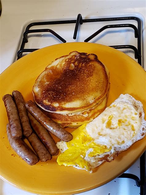 Buttermilk pancakes, eggs and sausages : r/stonerfood
