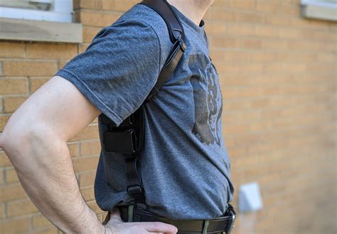 Alien Gear Cloak Shoulder Holster Review 的图像结果