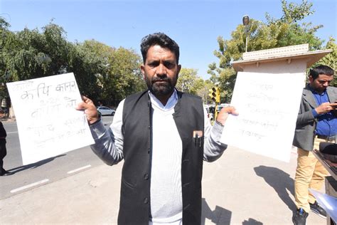 Rajasthan: CPM MLA Balwan Poonia raises slogan in support of farmers in ...