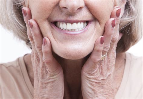 分享一个解决中老年人牙齿松动、残缺的好办法！_口腔_保牙_阿姨