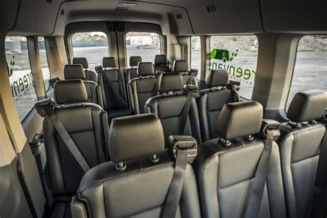 Rent a 15 Passenger Van 的图像结果