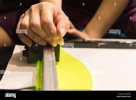 Hand Cutting Machine 的图像结果