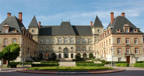 最受留学生欢迎的法国C位公立大学！你们想要为谁撑腰？ - 知乎