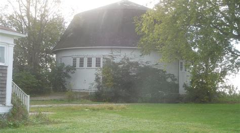 UNIVERSITY OF ILLINOIS ROUND BARNS (2025) All You Need to Know BEFORE ...