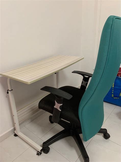 Computer Table and Chair 的图像结果