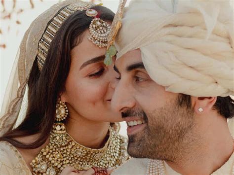 Bollywood Celebs Shared The Sweetest Wishes For Newlyweds Ranbir & Alia ...