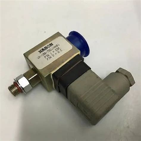 PRESSURE SWITCH - Xml-A002b2s11 Telemecanique Nautilus Pressure Switch ...