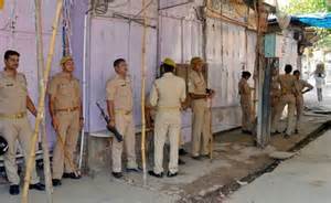 UP sub-inspector killed, 4 cops injured as police SUV crashes into tree