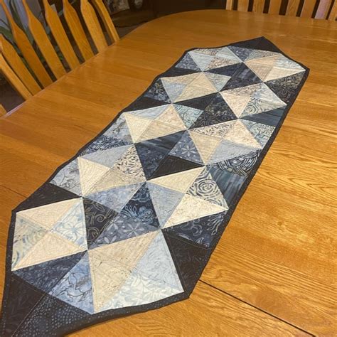 Easy Table Runner Quilt Pattern 的图像结果