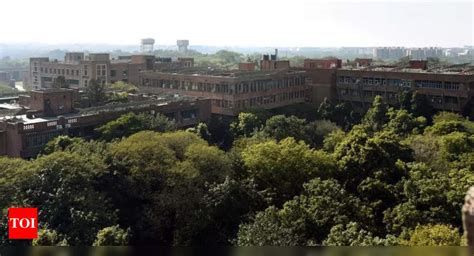 JNU Sanitation Workers Strike for Rights and Benefits | Delhi News ...