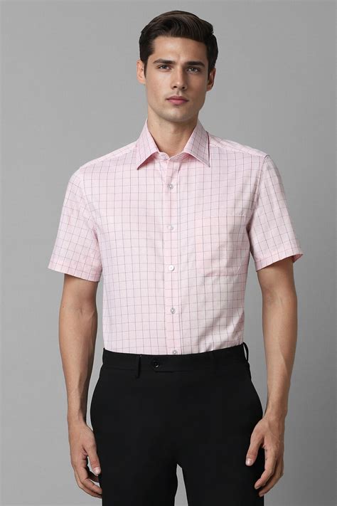 Buy Men Pink Classic Fit Check Half Sleeves Formal Shirt Online ...
