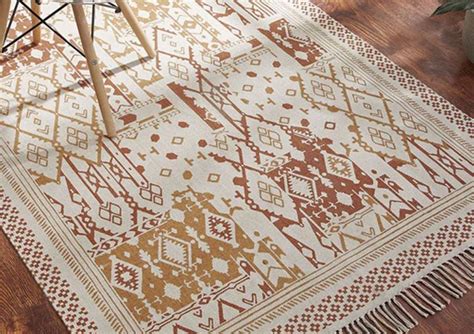 Dhurries vs. Carpets: Understanding the Differences – Villedomo