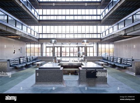 Empty Building 的图像结果