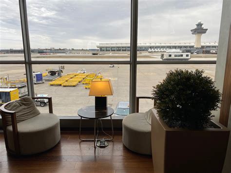 Review: Turkish Airlines Lounge Washington Dulles (IAD) - Live and Let ...