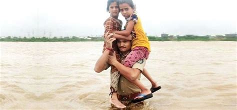Gujarat Cop Who Rescued Kids On His Shoulder Shares The Story Of His ...