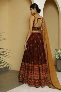 Buy Maroon Dola Silk Scoop Neck Farah Lehenga Set For Women by Kalista ...