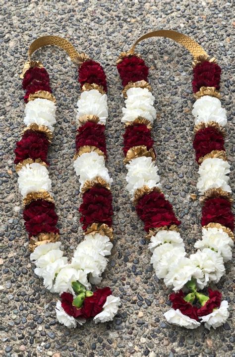 Traditional Red, Gold and White Garland/Jai Mala | Garland wedding ...