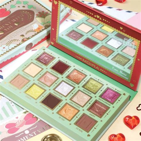 Cult eyeshadow palettes with popping hues to invest in this party ...