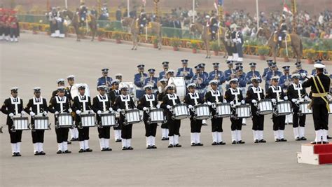 Beating Retreat ceremony: Military bands perform at Vijay Chowk - India ...