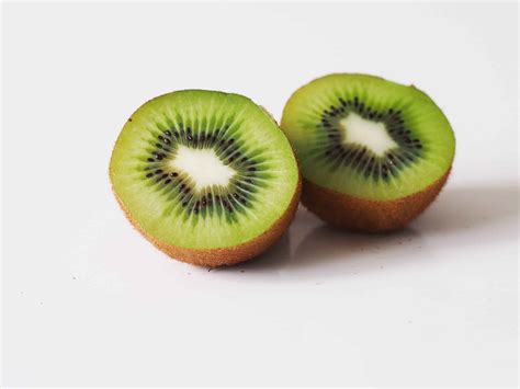 Kiwi for Babies - Can Babies Eat Kiwi? First Foods for Baby - Solid Starts