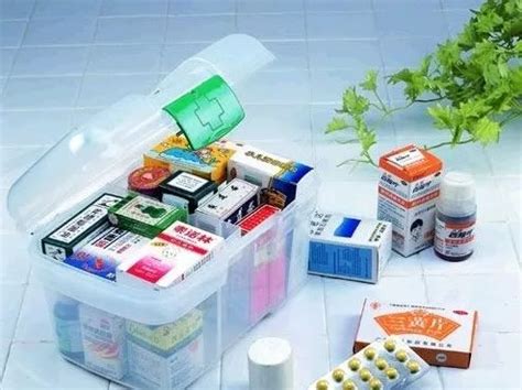 家庭小药箱平时需要常备哪些急救药物？