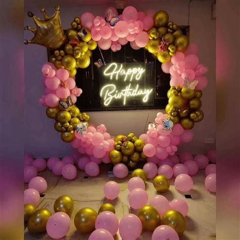 Ring Decoration with Crown – The Party Planet