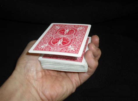 Levitating Cards Tutorial 的图像结果