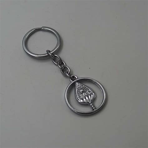 penhouse.in Sliver Murugan Vel Keychain SKU KP202