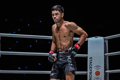 डेनियल विलियम्स ने ONE Fight Night 25 में बनमा डुओजी पर दबाव बनाने की ...