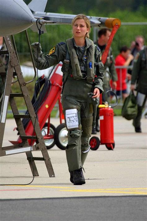 中国空军招收第十批女飞行学员 盘点各国女飞行员- 中国日报网