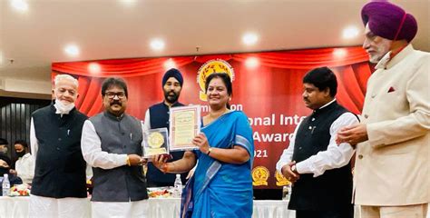 इंडिया इंटनॅशनल फ्रेंडशिप सोसायटी दिल्ली च्या "भारत ज्योती अवॉर्ड" नी ...